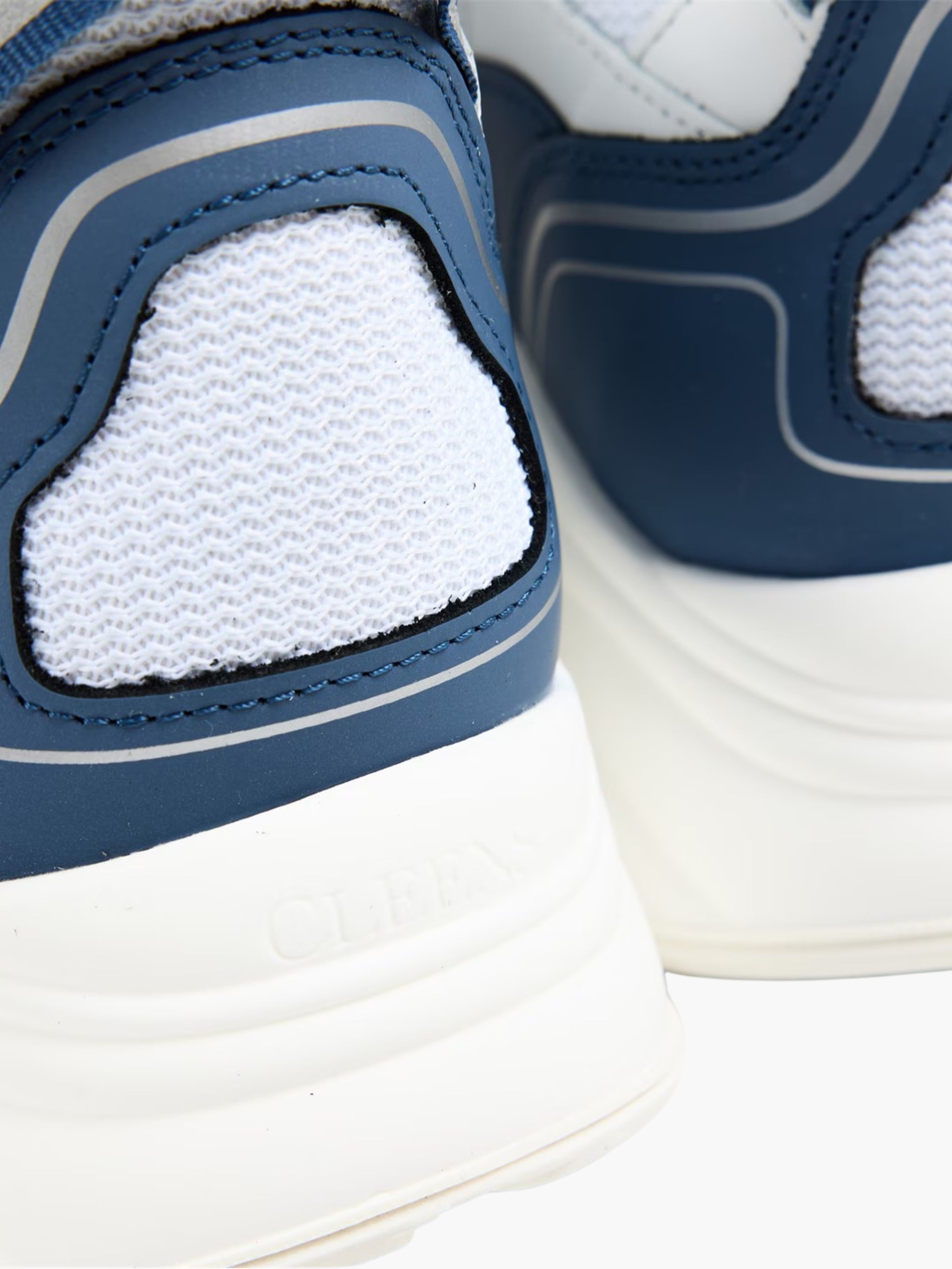 Cleens Sneakers C19 Navy Border Lace Up Beige/White