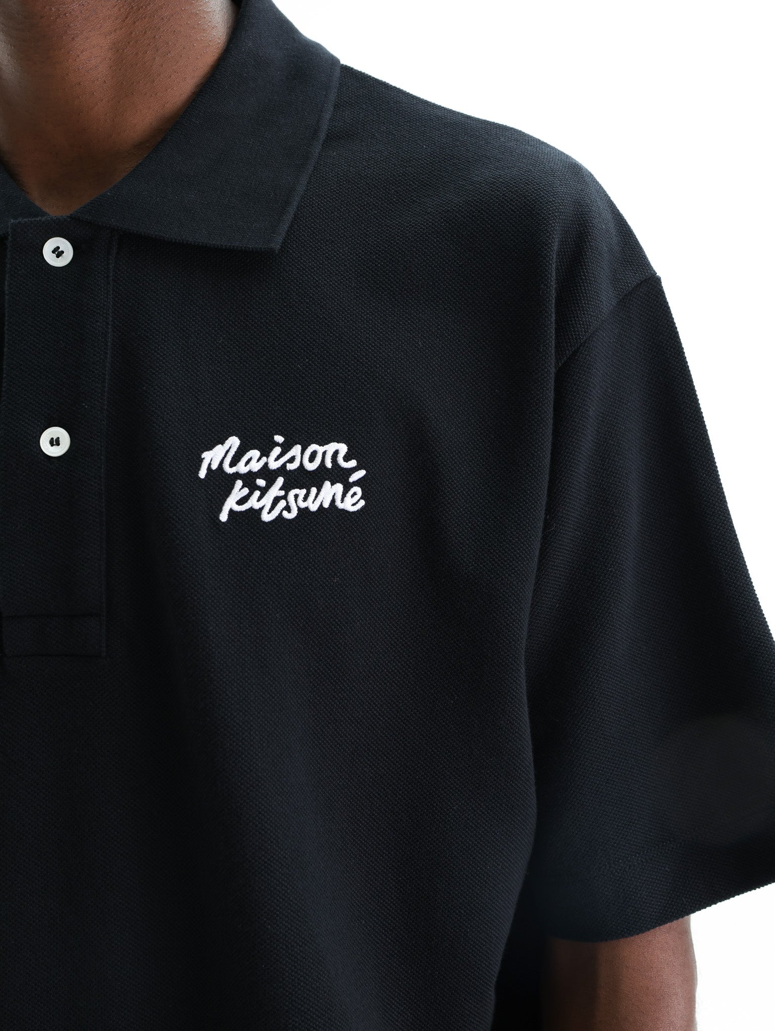 Maison Kitsune Golfer Handwriting Comfort Black-White
