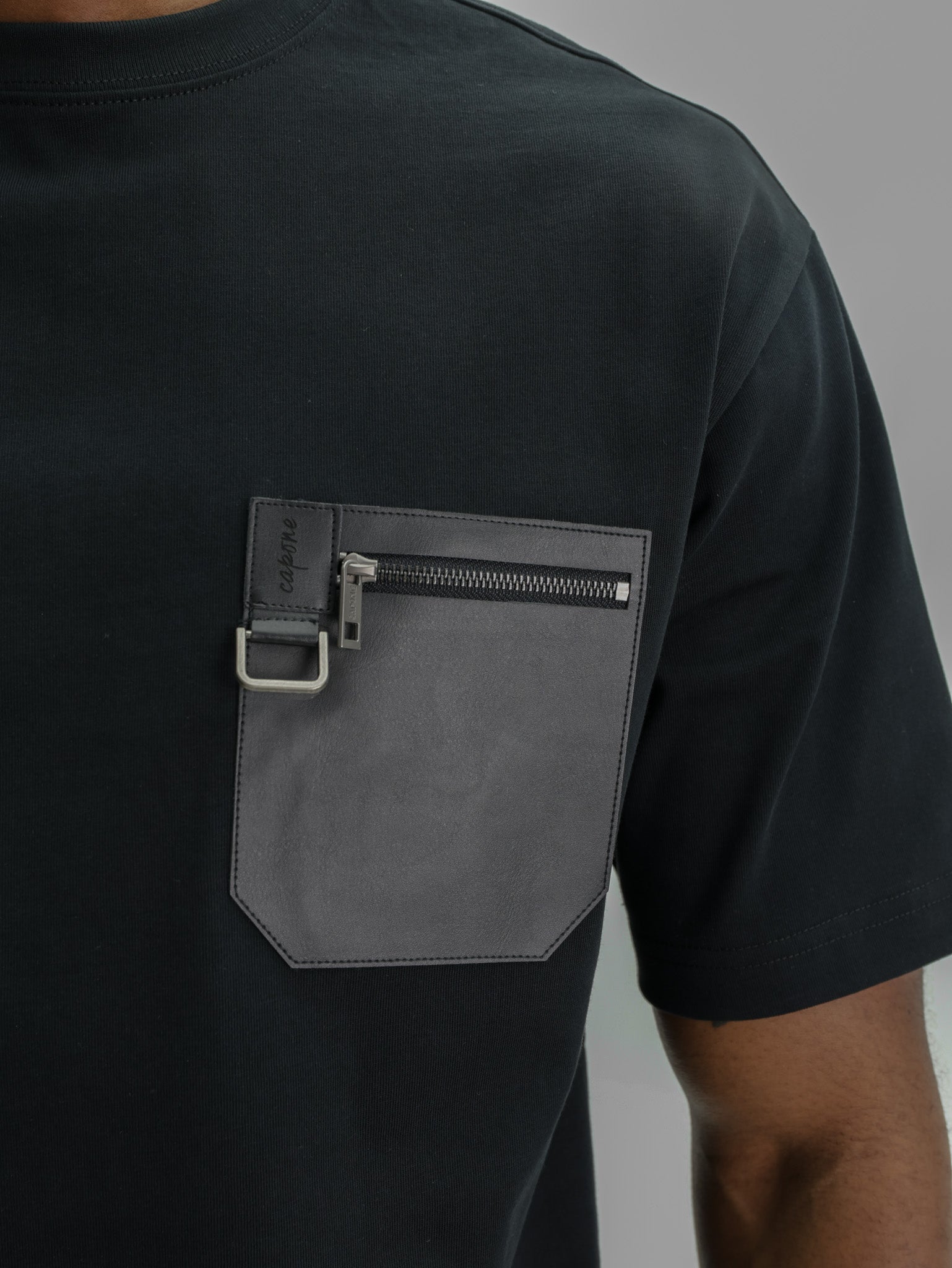 Capone T-Shirt Pocket With Zip Black