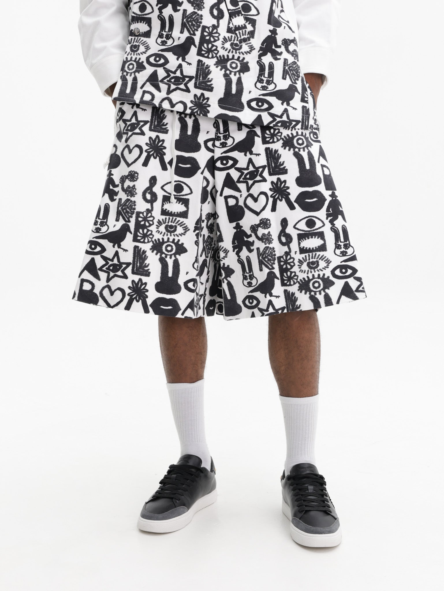 Comme Des Garcons Shorts Allover Print Black/White
