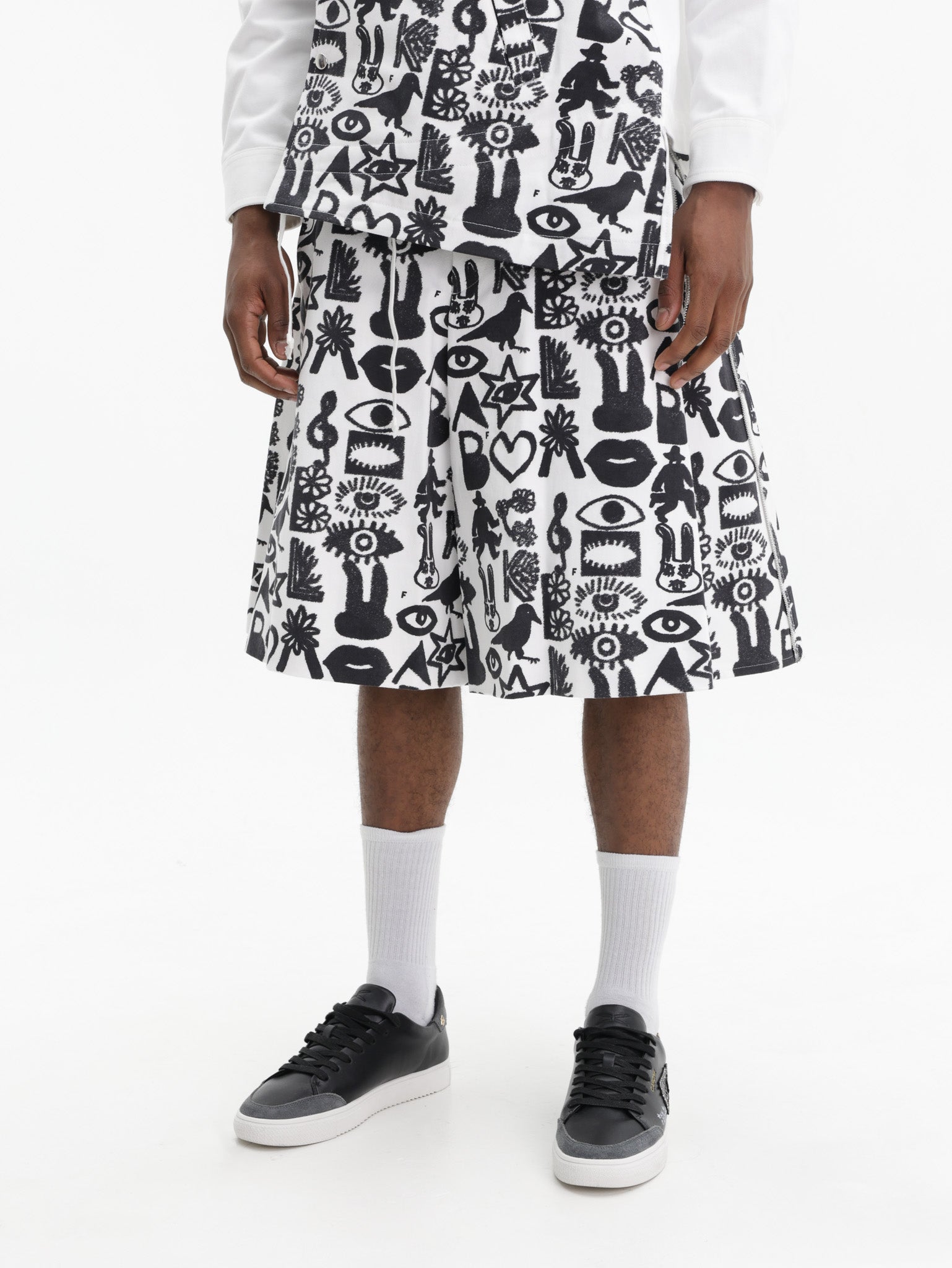 Comme Des Garcons Shorts Allover Print Black/White