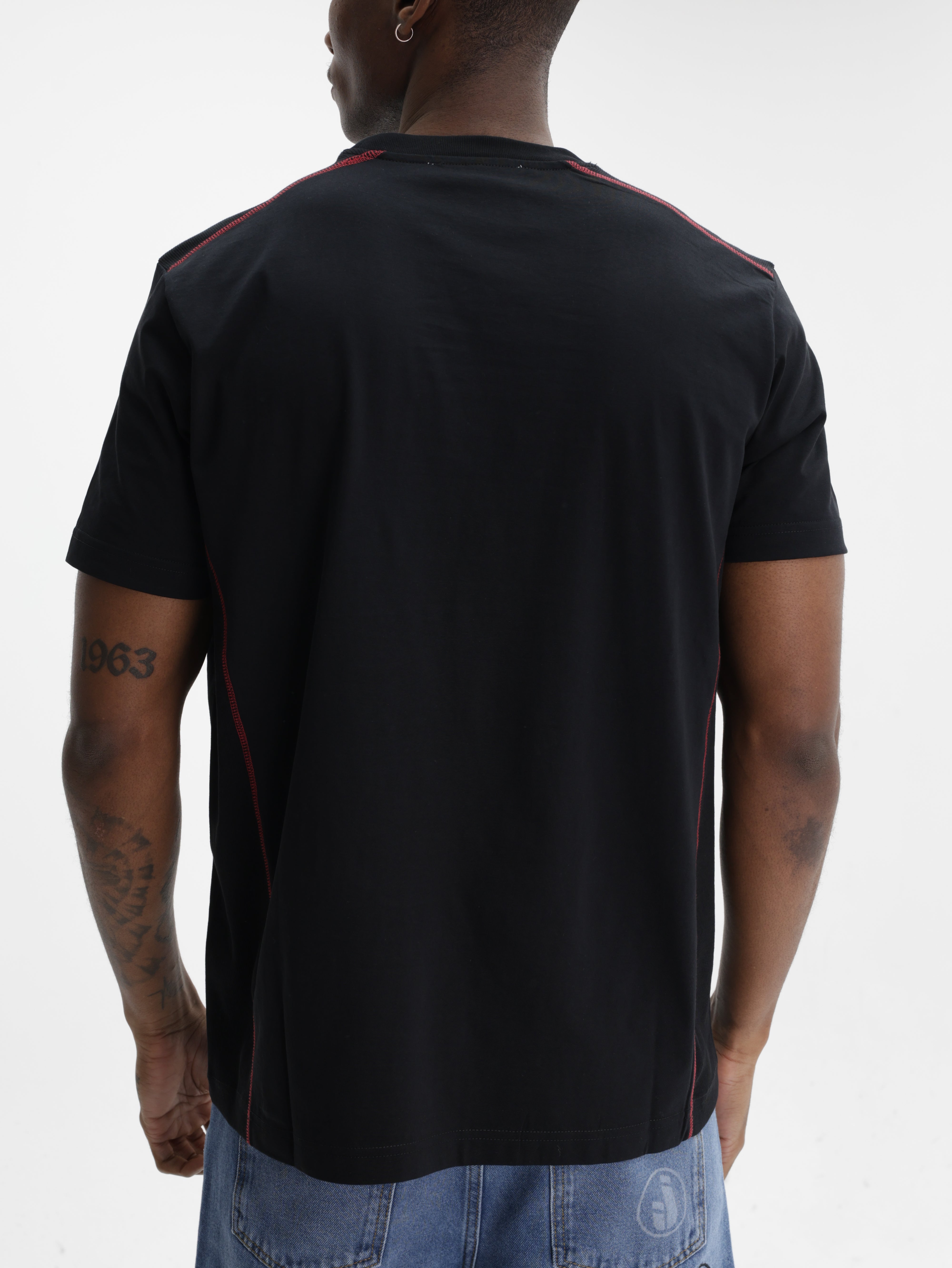 Iceberg T-Shirt Red Stitch Around Black