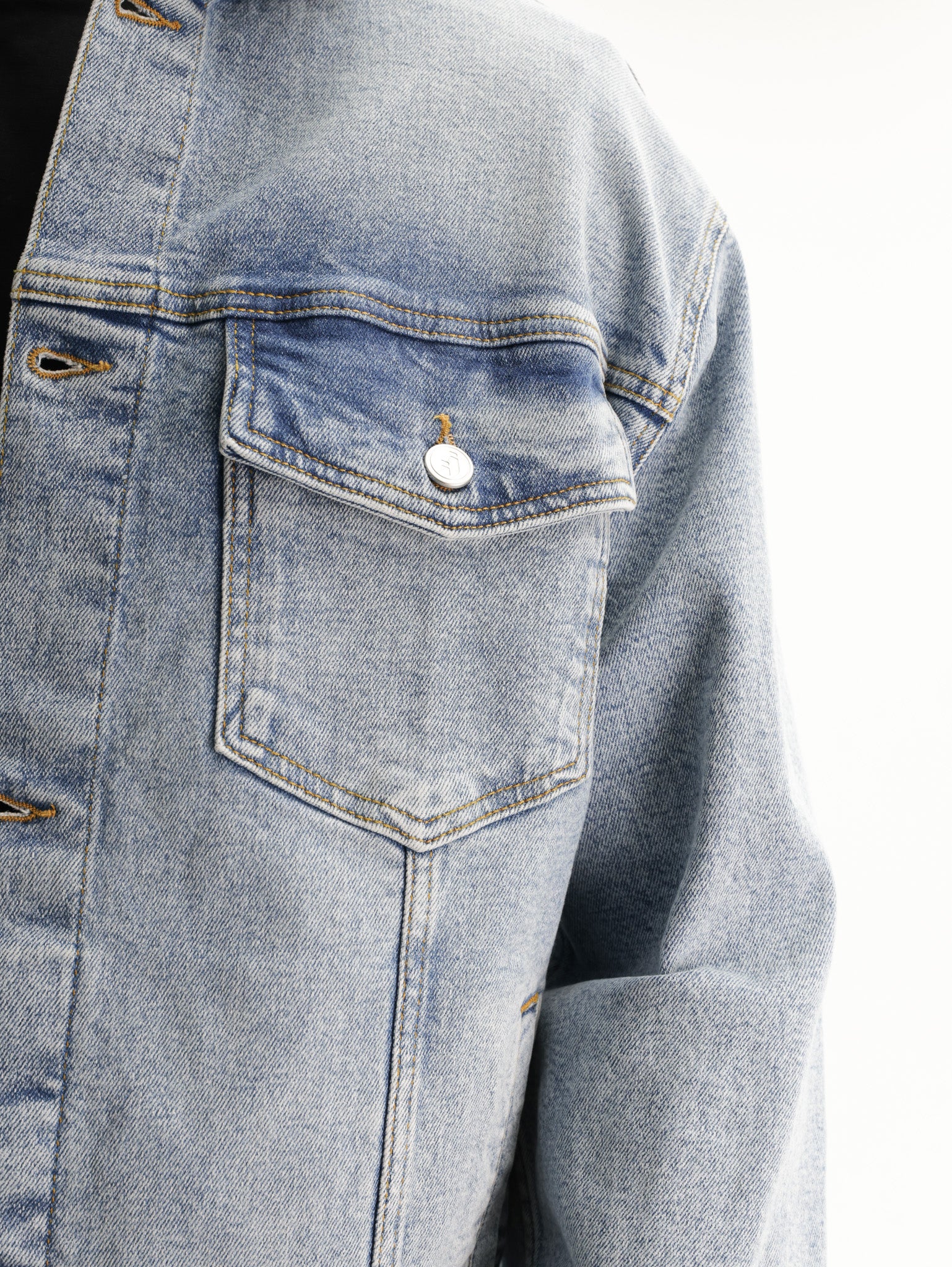Iceberg Jeans Jacket Denim  Button Up Light Wash