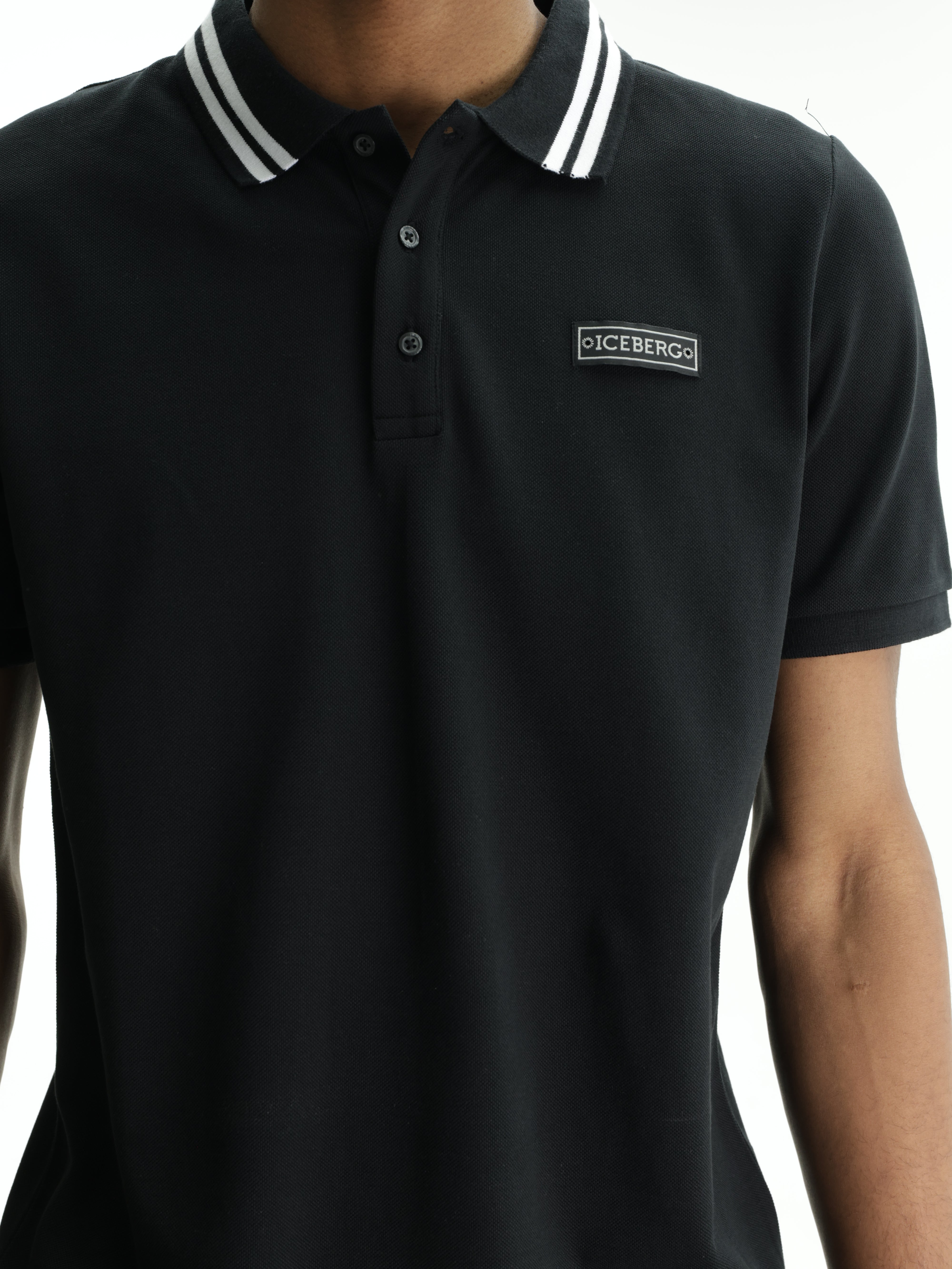 Iceberg Golfer Collar Button Logo Black