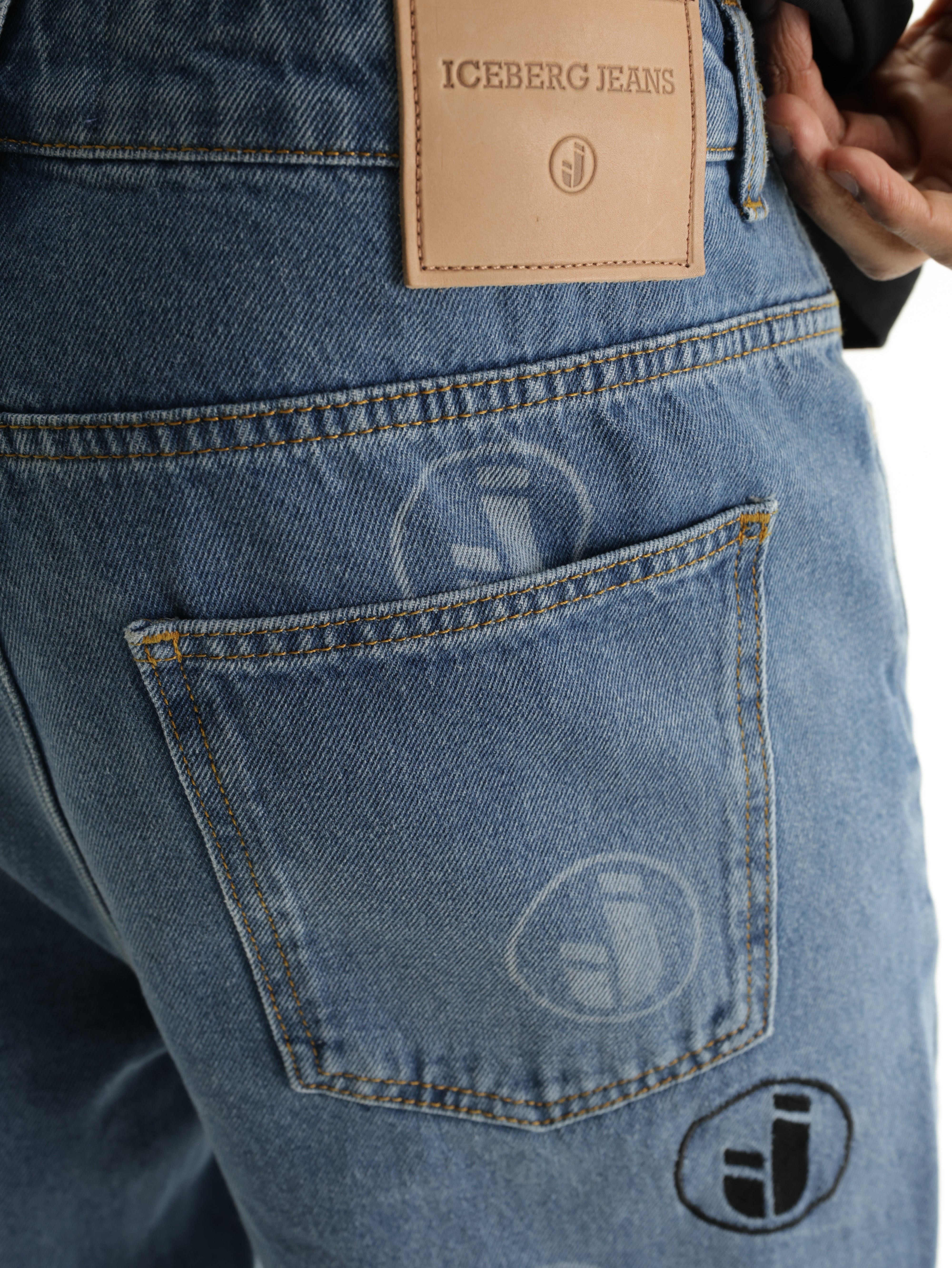 Iceberg Jeans Jeans Logo Dye Stamp Dark Wash