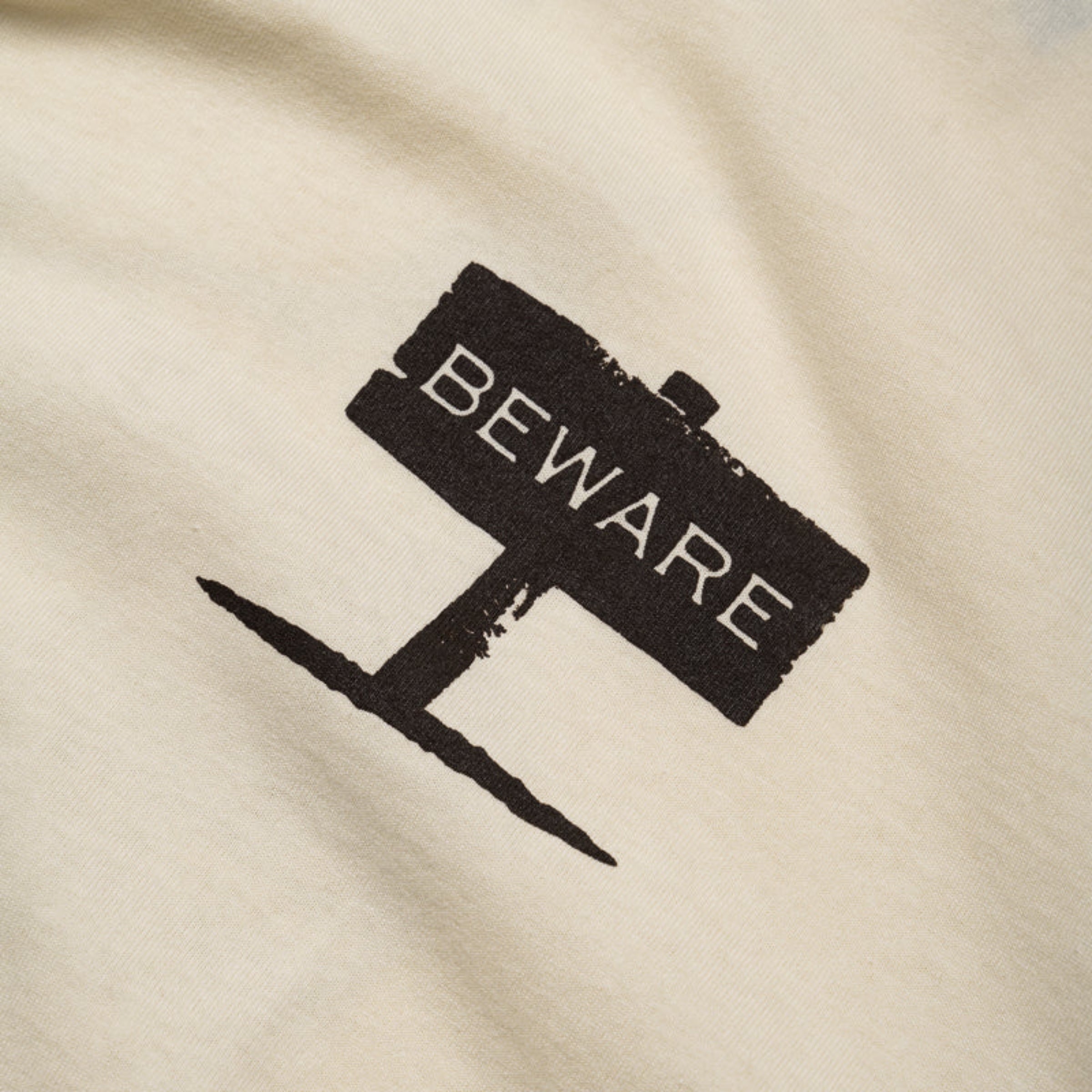 Market T-Shirt Beware Pet Ecru