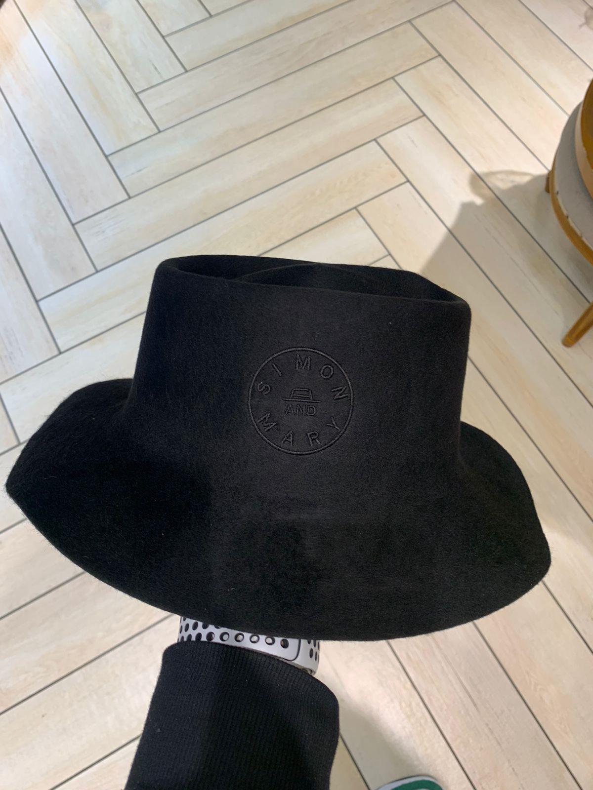 Simon & Mary Hat Oreste Fold Black